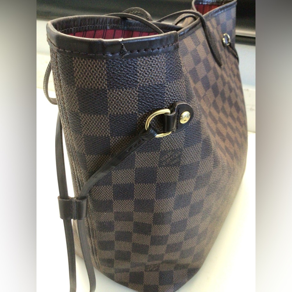 Louis Vuitton Damier Neverfull MM Tote Bag - Picture 8 of 16